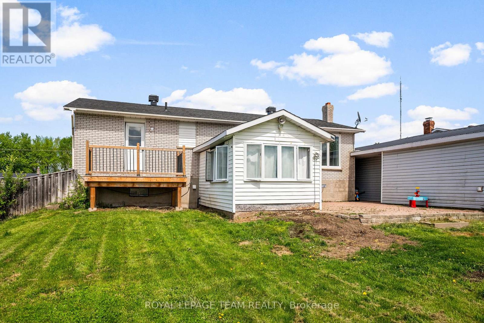 40 Meadowbrook Drive, Laurentian Valley, Ontario  K8A 7C3 - Photo 40 - X12183730