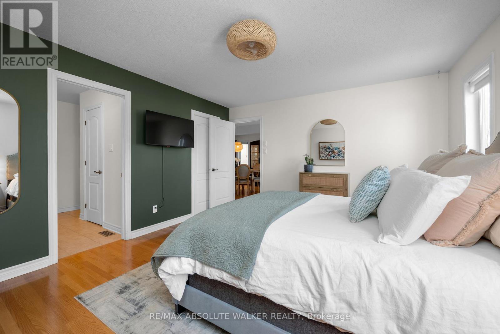 17 Gaslight Way, Russell, Ontario  K4R 0A7 - Photo 23 - X12183663