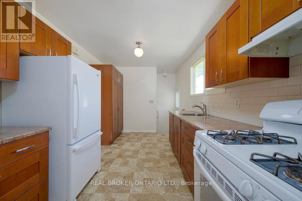 87 Viewmount Drive, Ottawa, Ontario  K2G 3B9 - Photo 7 - X12183763