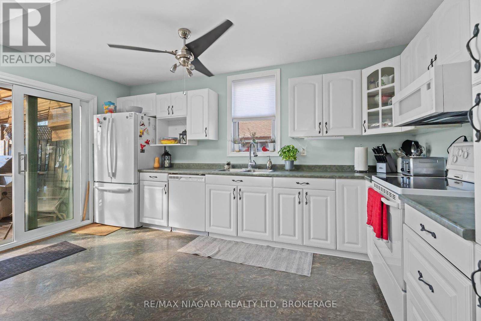 6092 Harold Street, Niagara Falls, Ontario  L2J 1M5 - Photo 9 - X12183692