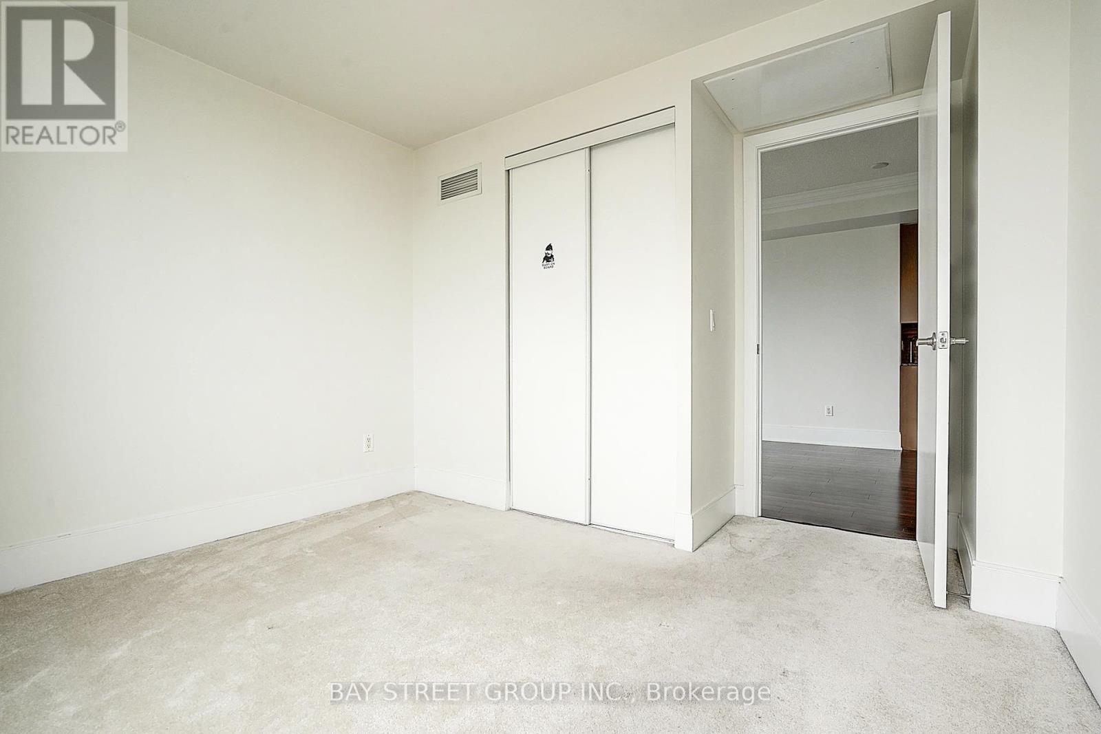1802 - 181 Wynford Drive, Toronto, Ontario  M3C 0C6 - Photo 15 - C12171843