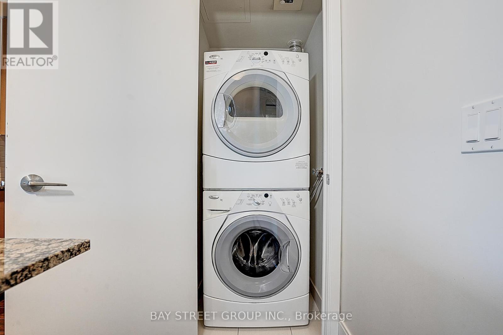 1802 - 181 Wynford Drive, Toronto, Ontario  M3C 0C6 - Photo 19 - C12171843