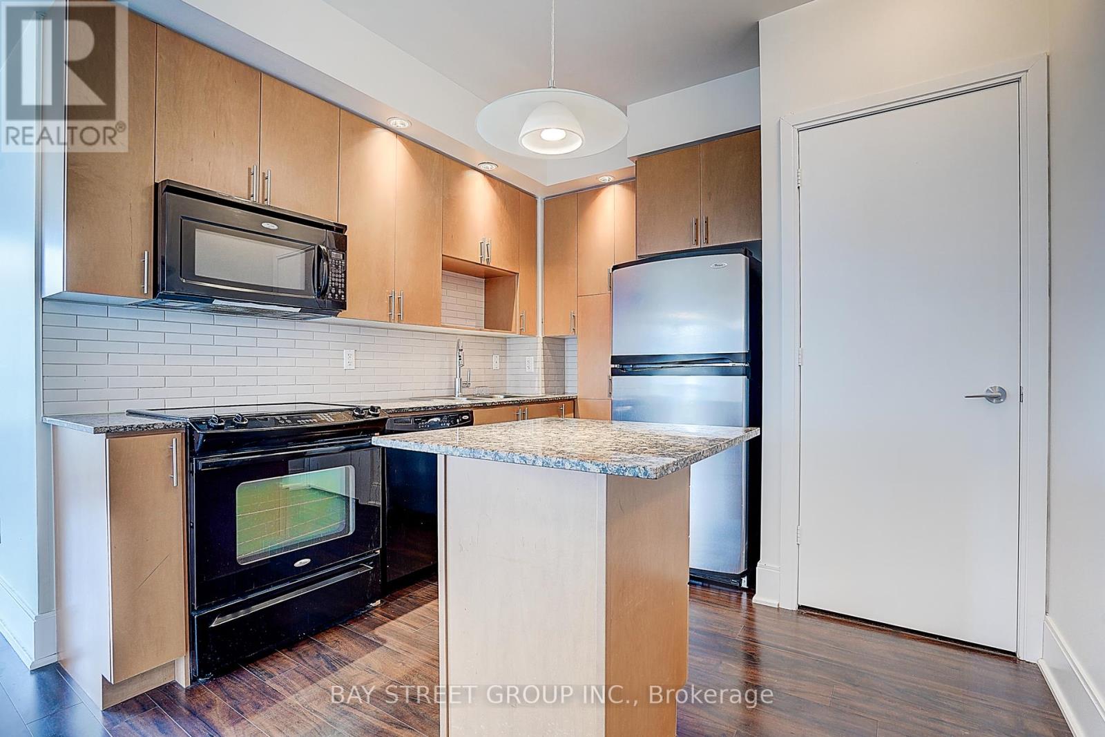 1802 - 181 Wynford Drive, Toronto, Ontario  M3C 0C6 - Photo 4 - C12171843