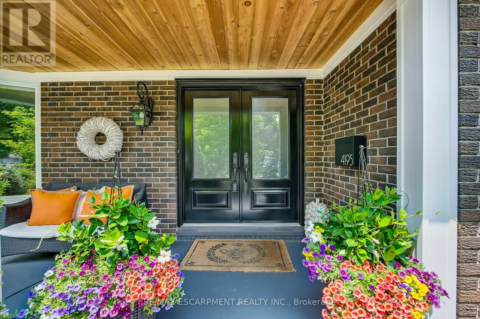 4195 Spruce Avenue, Burlington, Ontario  L7L 1L1 - Photo 5 - W12107351