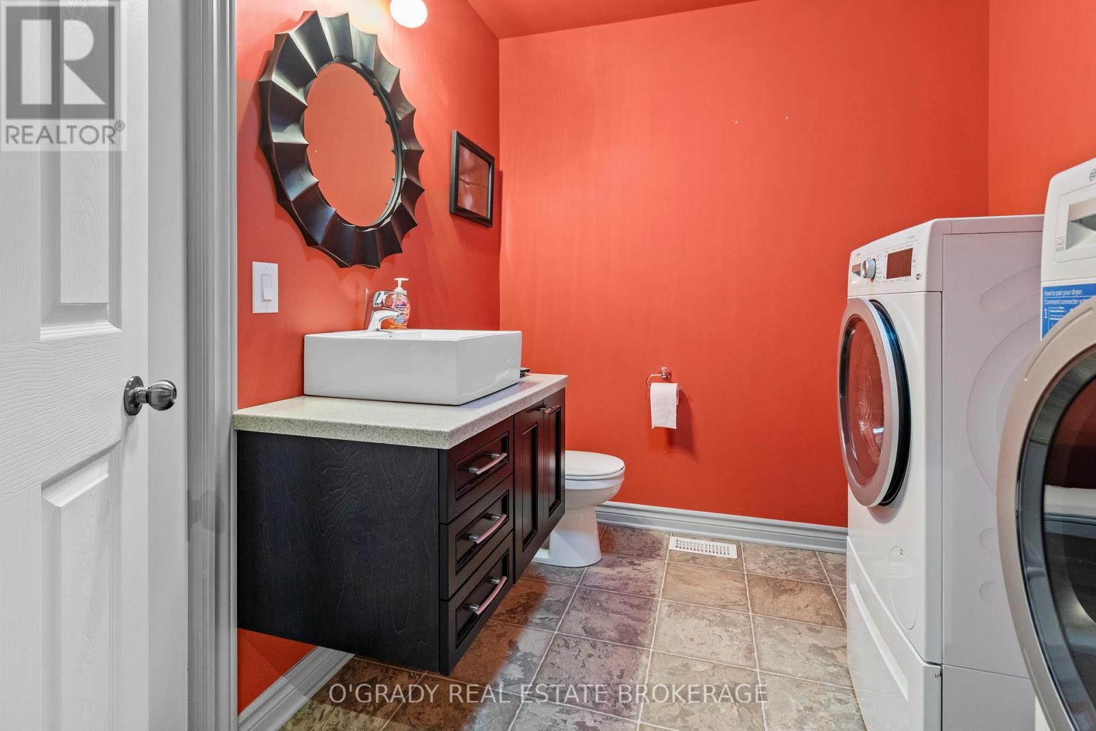 35a Centre Street, Brockville, Ontario  K6V 5S6 - Photo 36 - X12183681