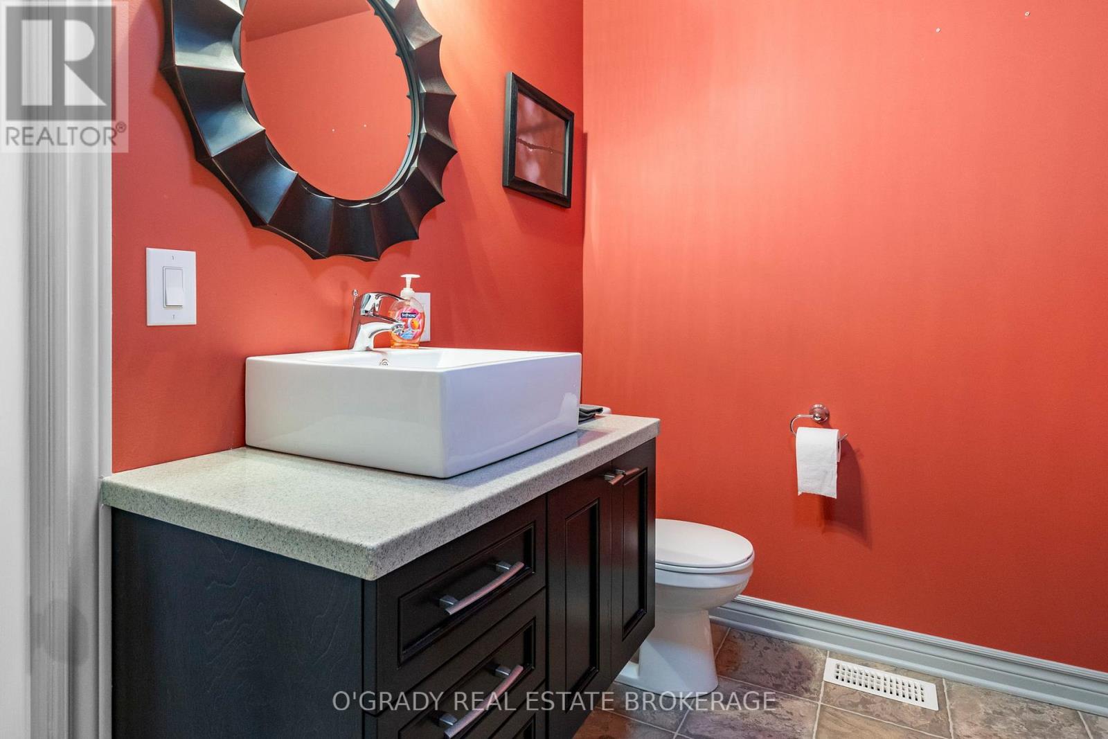 35a Centre Street, Brockville, Ontario  K6V 5S6 - Photo 37 - X12183681