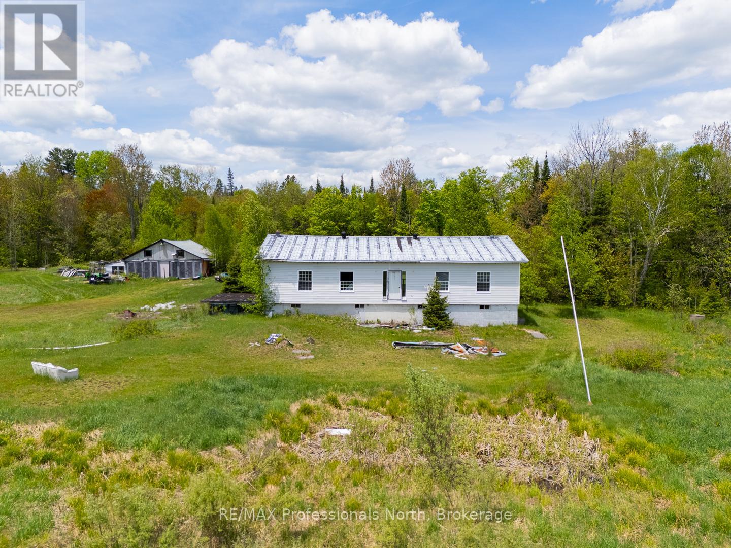 1468 Nelson Lake Road, Magnetawan, Ontario  P0A 1P0 - Photo 10 - X12183716