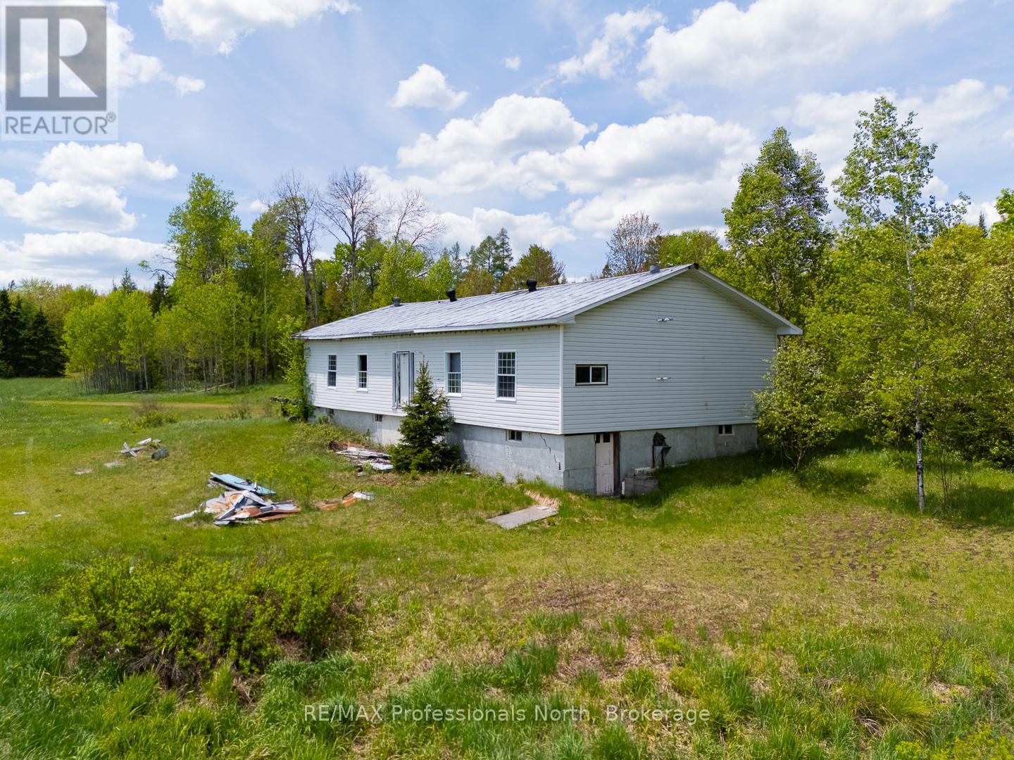 1468 Nelson Lake Road, Magnetawan, Ontario  P0A 1P0 - Photo 11 - X12183716