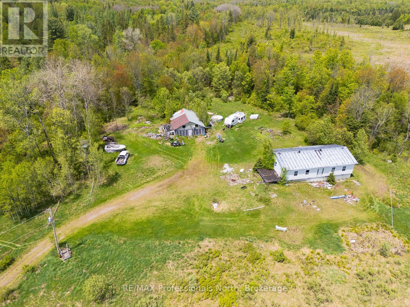1468 Nelson Lake Road, Magnetawan, Ontario  P0A 1P0 - Photo 8 - X12183716