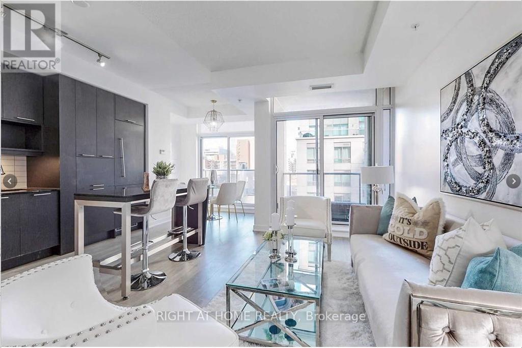 602 - 199 Richmond Street W, Toronto (Waterfront Communities), Ontario  M5V 0H4 - Photo 1 - C12183693