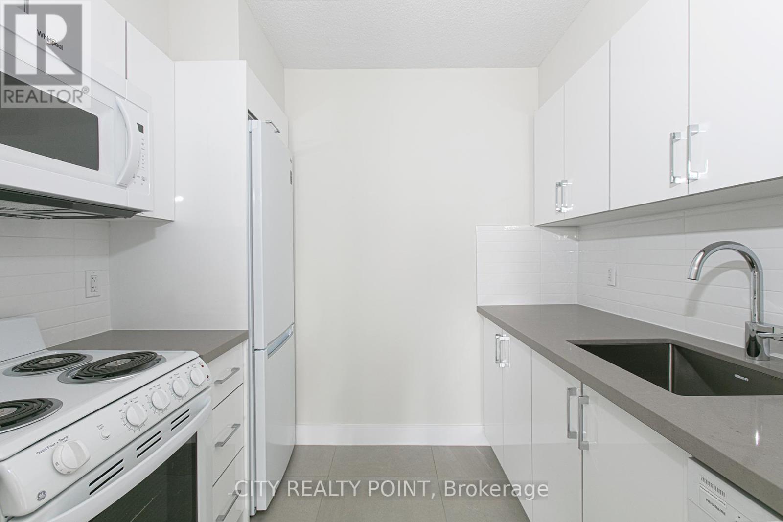 909 - 33 Isabella Street, Toronto, Ontario  M4Y 2P7 - Photo 3 - C12183698