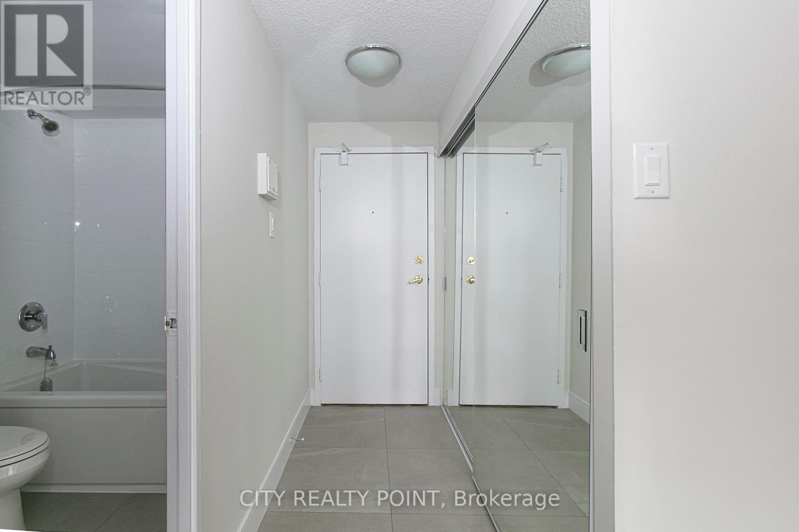 1207 - 33 Isabella Street, Toronto, Ontario  M4Y 2P7 - Photo 6 - C12183733
