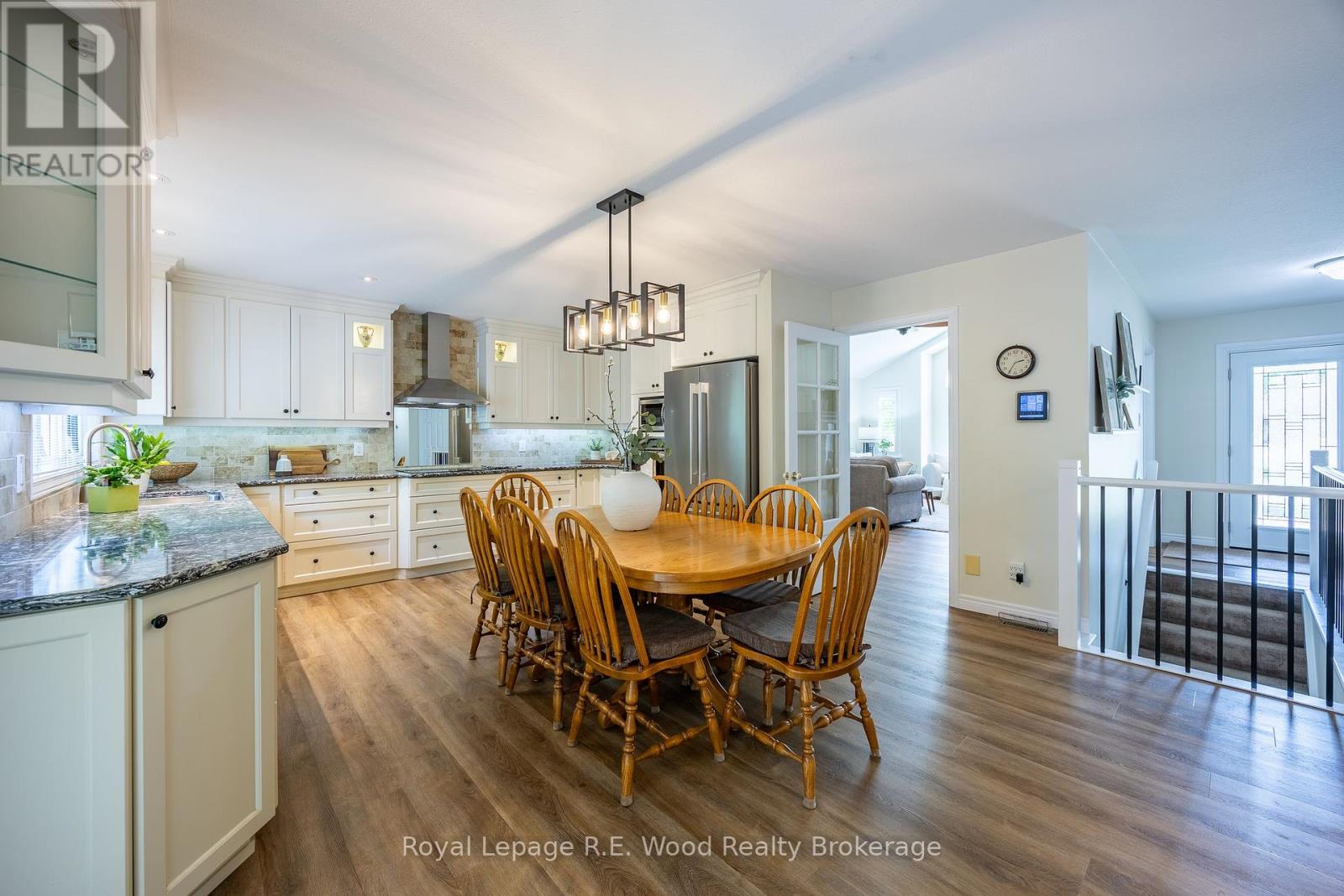 36 Woodland Crescent, Tillsonburg, Ontario N4G 5R5 - Photo 10 - X12183754