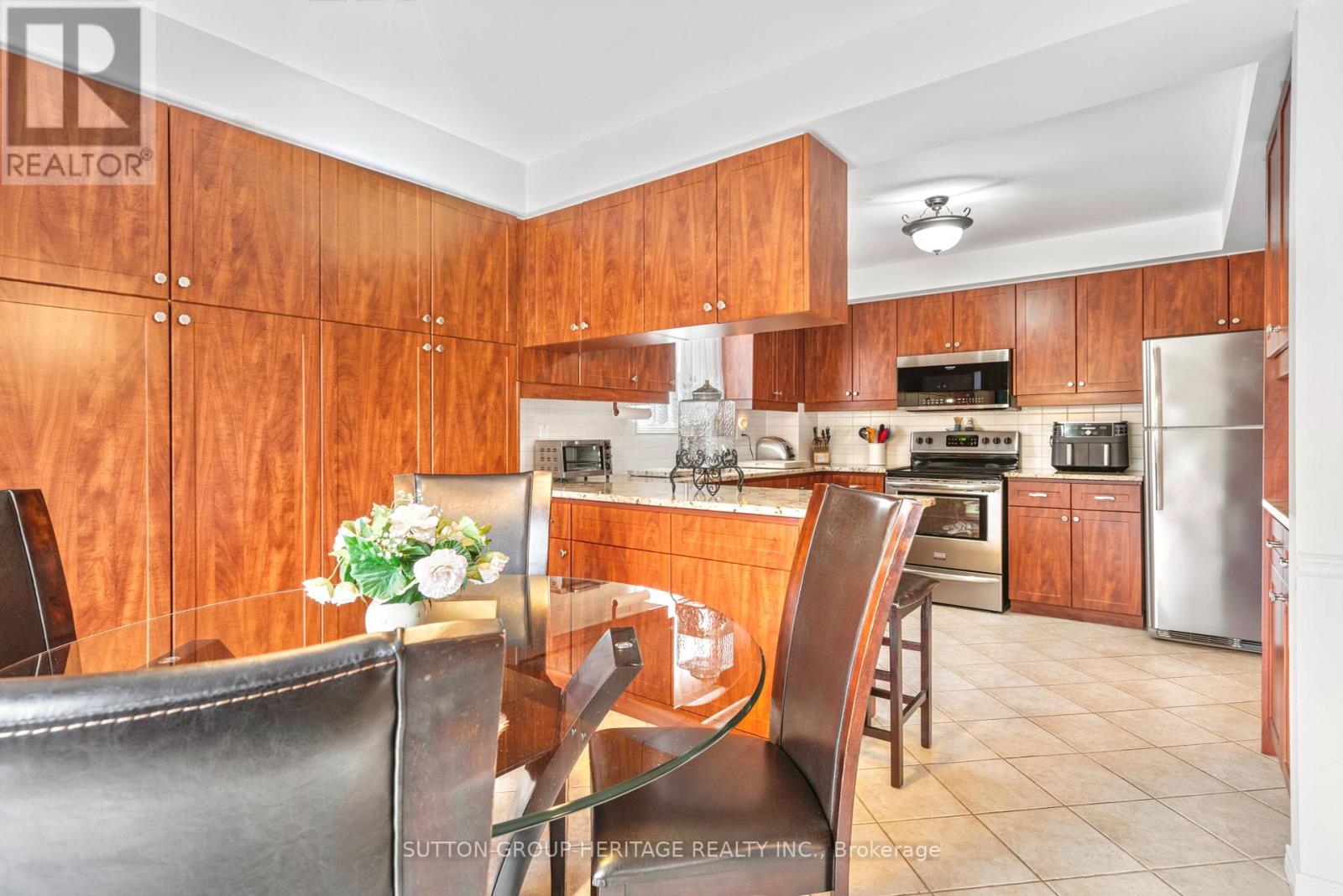 943 Gablehurst Crescent, Pickering, Ontario  L1V 5G6 - Photo 2 - E12183726