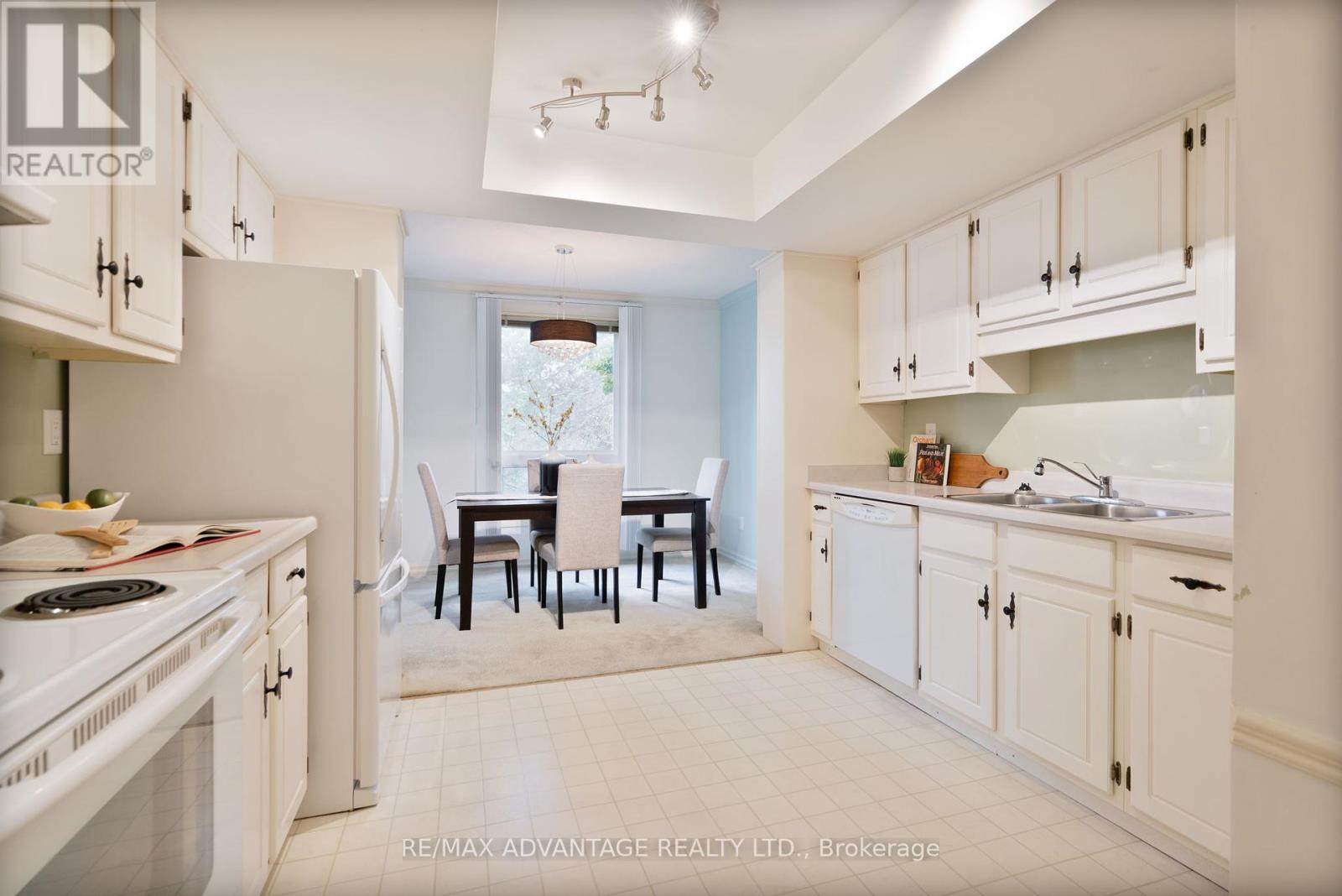 247 Everglade Crescent, London North, Ontario  N6H 4M7 - Photo 16 - X12169802