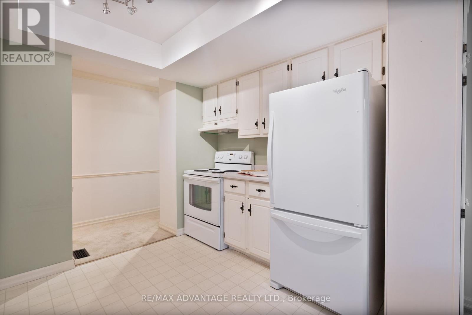 247 Everglade Crescent, London North, Ontario  N6H 4M7 - Photo 18 - X12169802