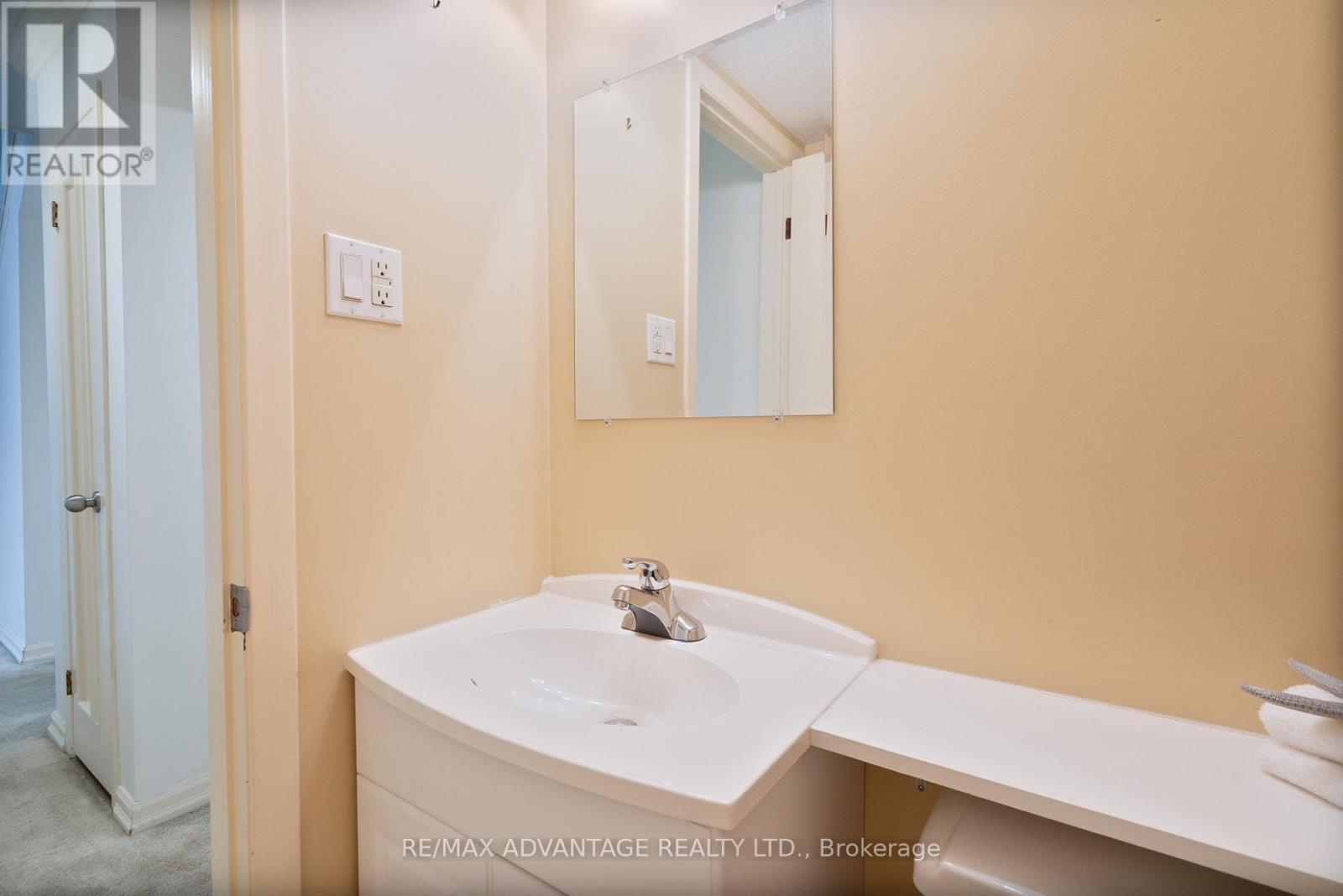 247 Everglade Crescent, London North, Ontario  N6H 4M7 - Photo 21 - X12169802