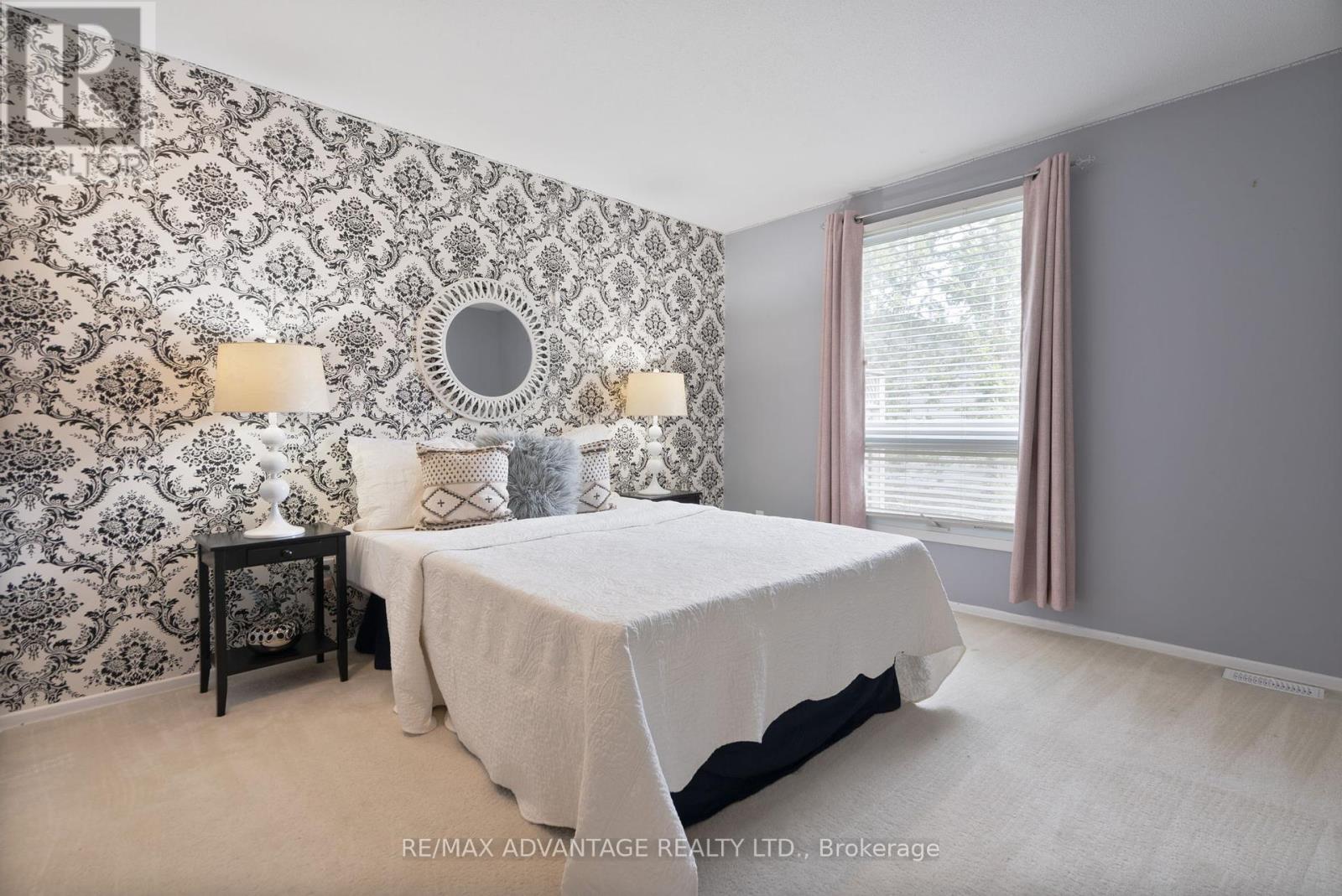 247 Everglade Crescent, London North, Ontario  N6H 4M7 - Photo 23 - X12169802
