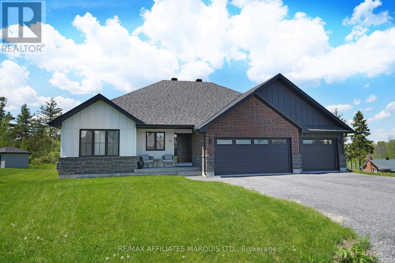 14 Matthew Kieran Crescent, South Stormont, Ontario  K0C 1P0 - Photo 1 - X12035092