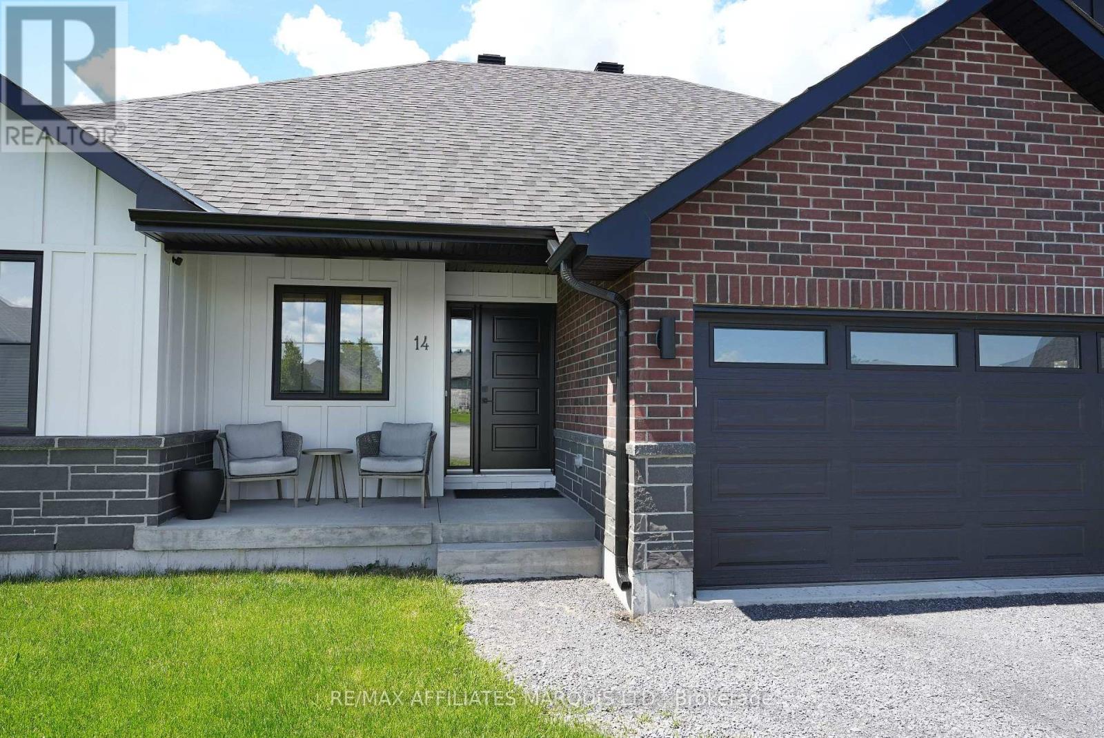 14 Matthew Kieran Crescent, South Stormont, Ontario  K0C 1P0 - Photo 3 - X12035092