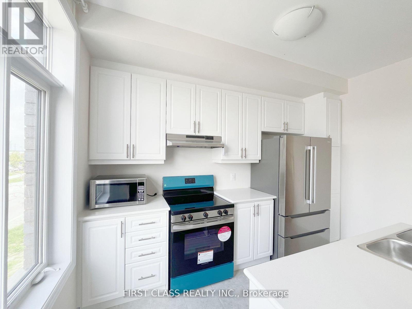 33 Mumbai Drive, Markham, Ontario  L3S 3K5 - Photo 1 - N12183722