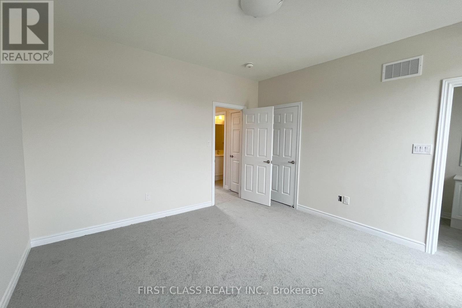 33 Mumbai Drive, Markham, Ontario  L3S 3K5 - Photo 12 - N12183722