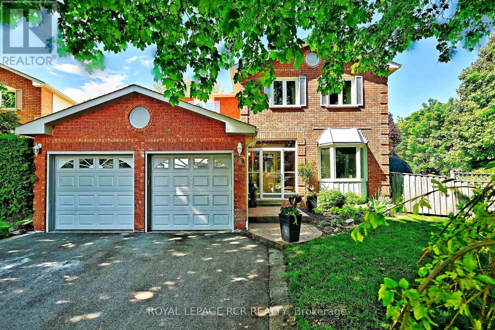 89 MCINTYRE COURT, Newmarket, Ontario