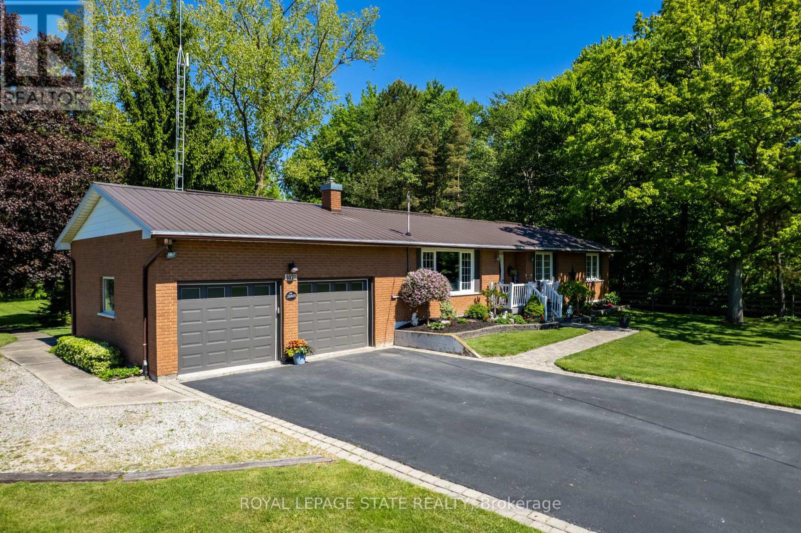 1076 Diltz Road, Haldimand, Ontario  N1A 2W2 - Photo 1 - X12170405