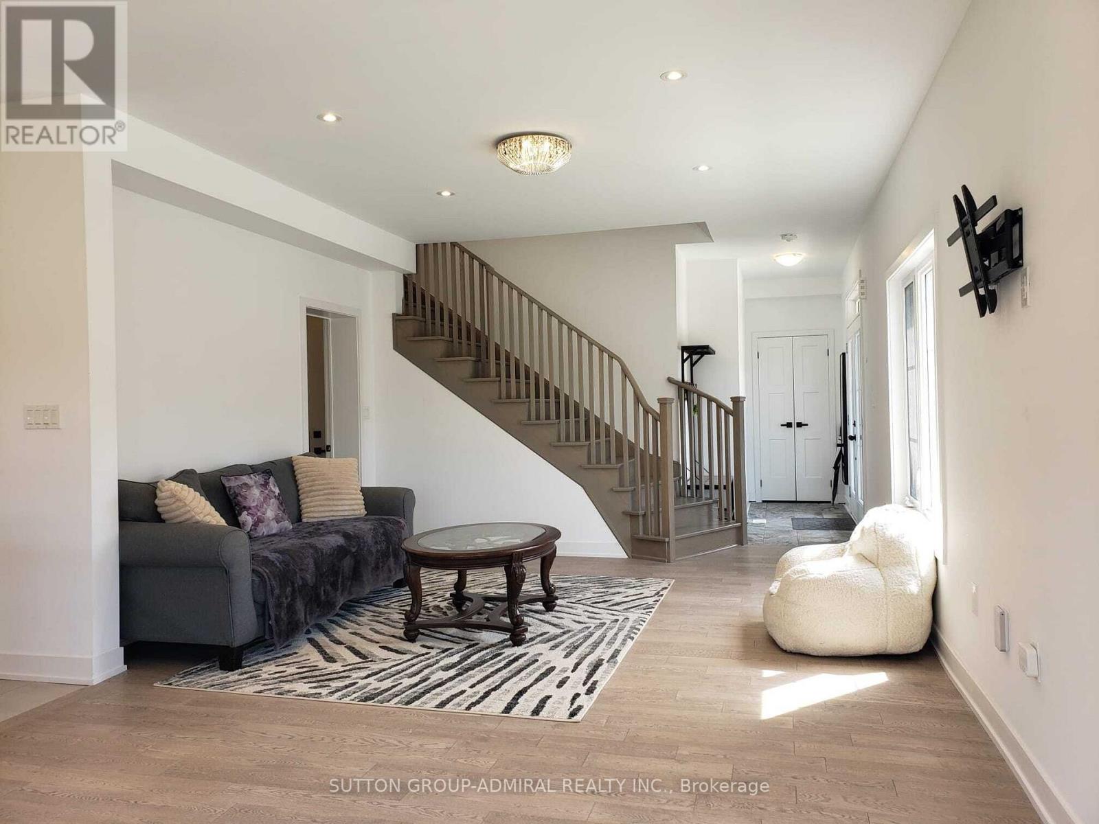 66 Harvest Crescent, Barrie, Ontario  L9J 0T3 - Photo 10 - S12183687