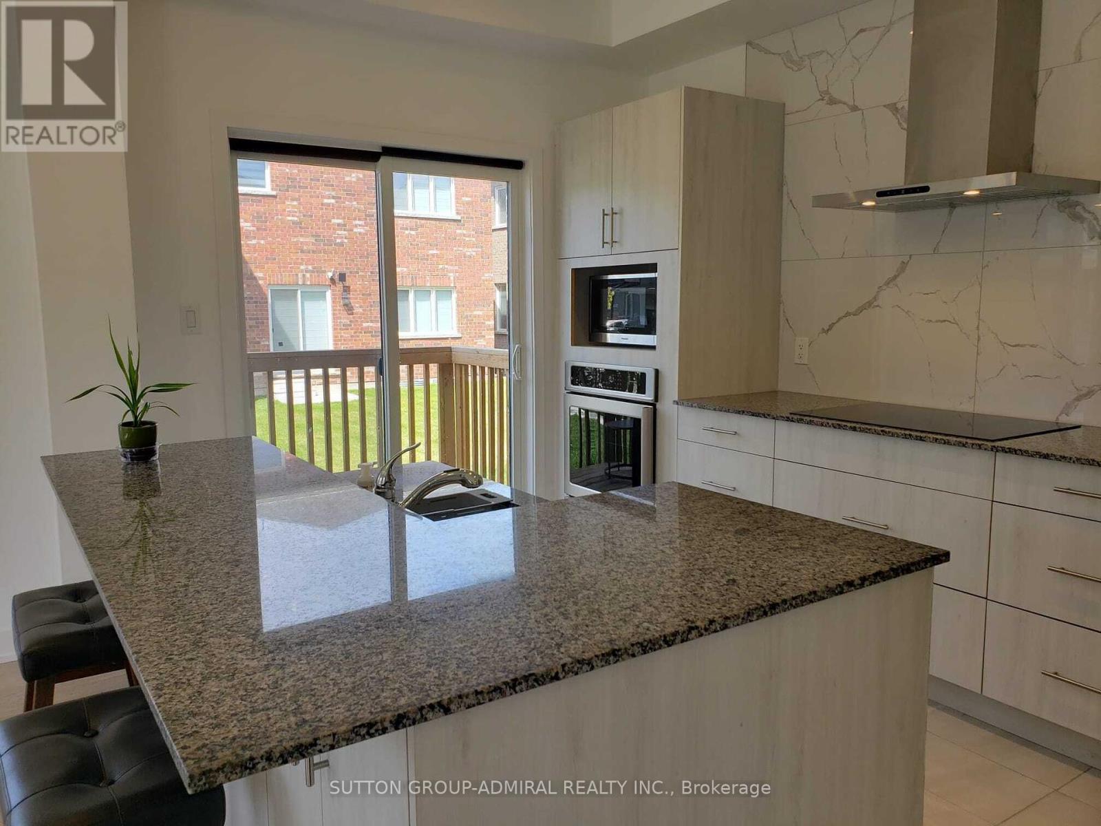 66 Harvest Crescent, Barrie, Ontario  L9J 0T3 - Photo 11 - S12183687