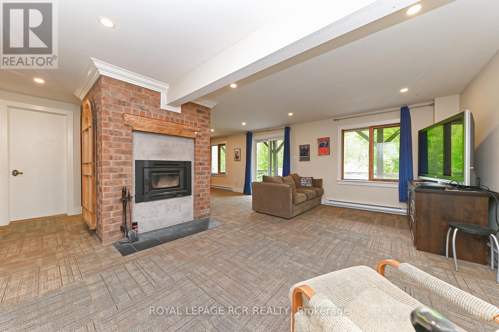 8391 County 9 Road, Clearview, Ontario  L0M 1G0 - Photo 22 - S12183714