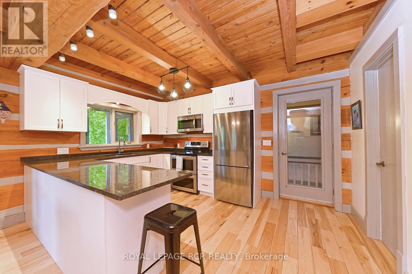 8391 County 9 Road, Clearview, Ontario  L0M 1G0 - Photo 6 - S12183714