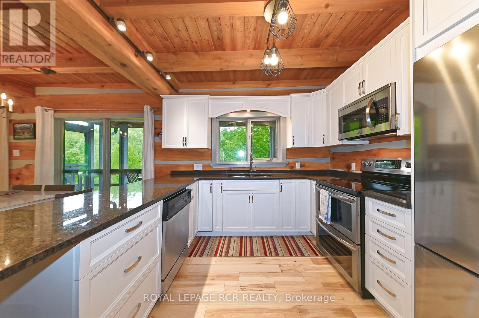 8391 County 9 Road, Clearview, Ontario  L0M 1G0 - Photo 9 - S12183714