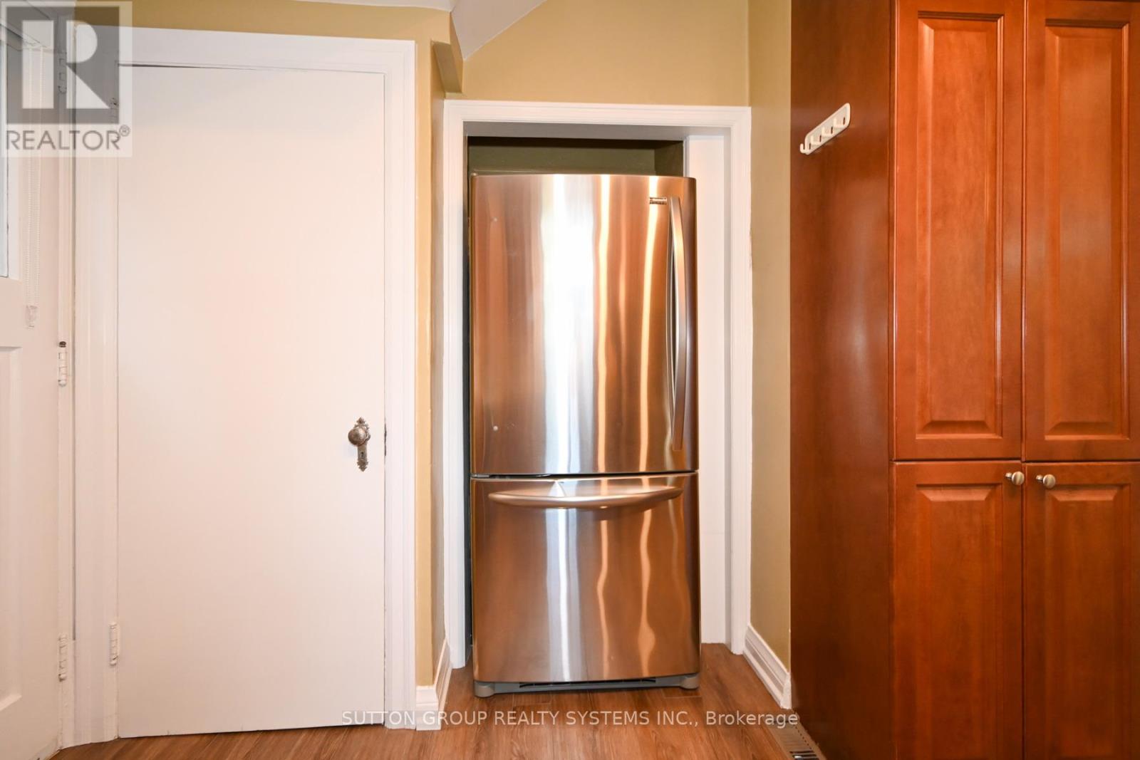 24 Runnymede Road, Toronto, Ontario  M6S 2Y2 - Photo 11 - W12183700
