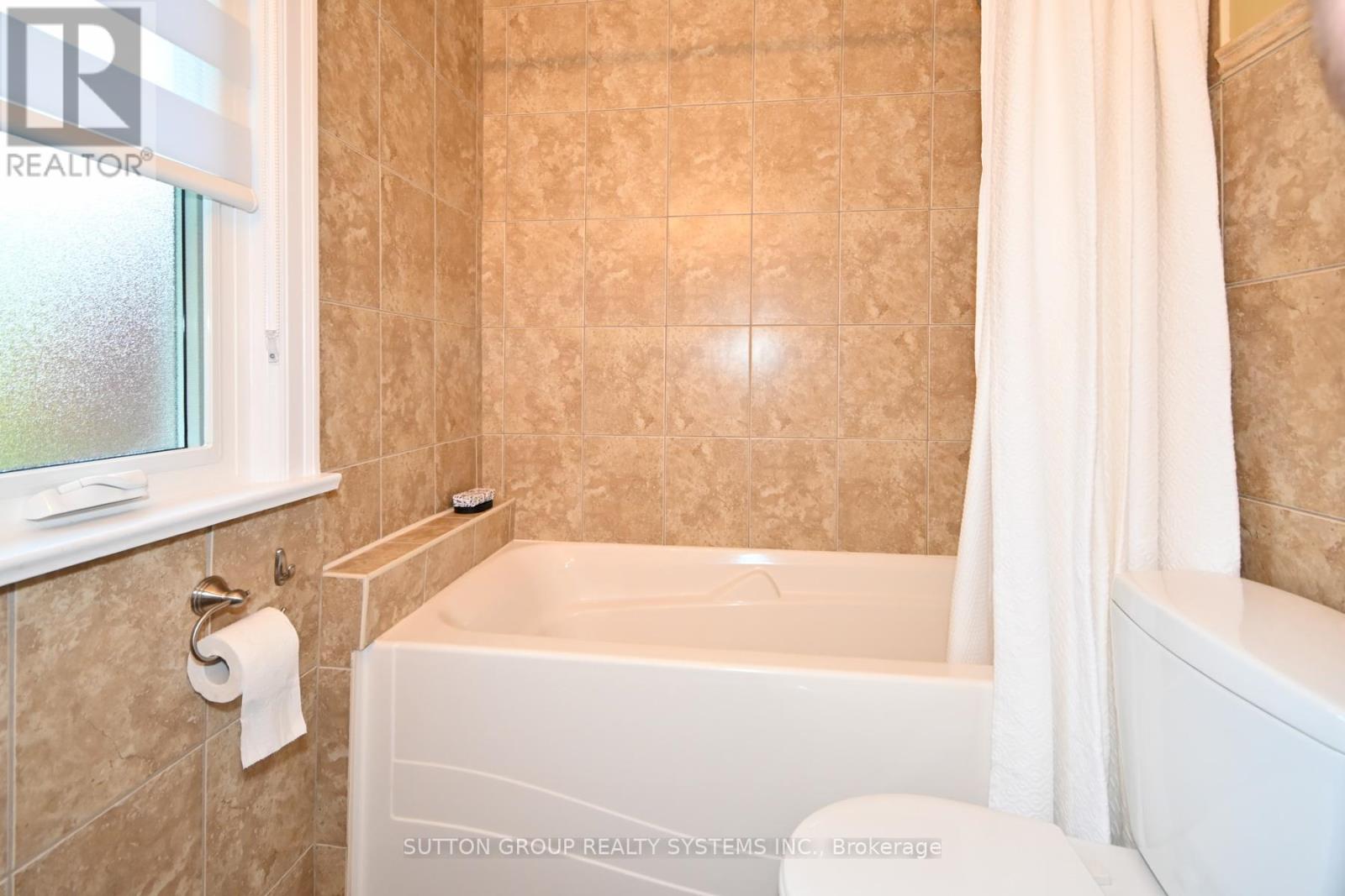 24 Runnymede Road, Toronto, Ontario  M6S 2Y2 - Photo 13 - W12183700