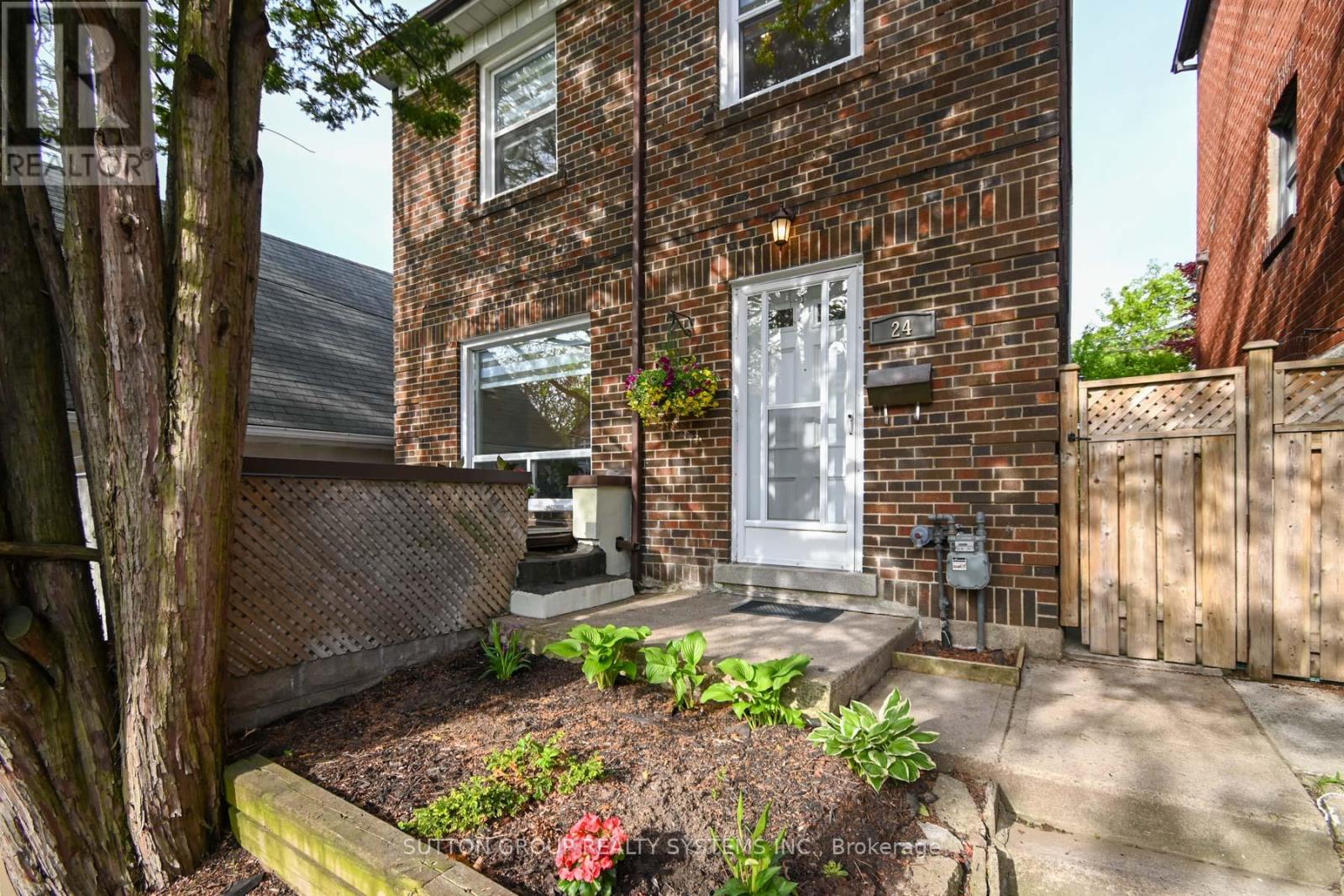 24 Runnymede Road, Toronto, Ontario  M6S 2Y2 - Photo 2 - W12183700