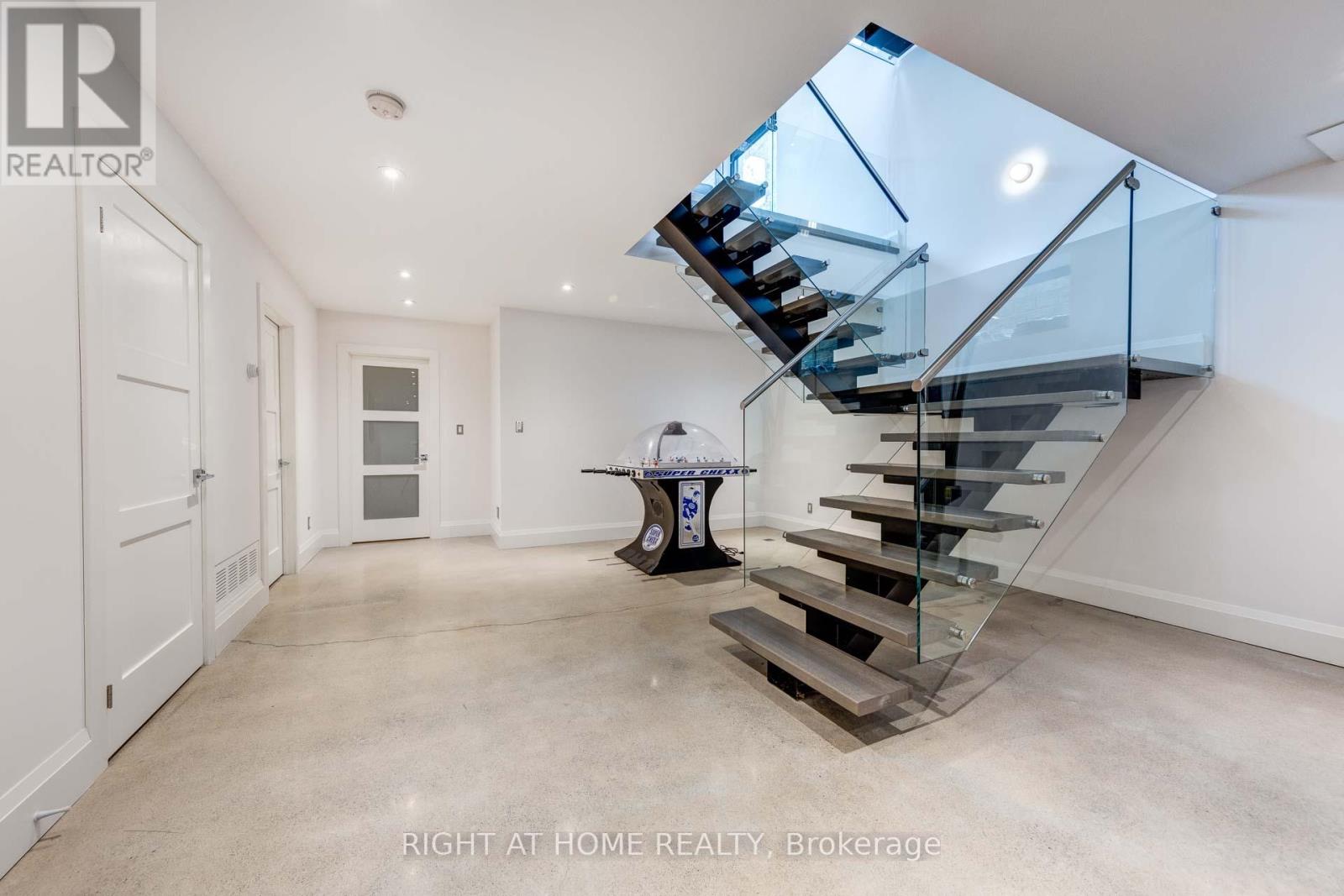 1207 Stirling Drive, Oakville, Ontario  L6L 1E5 - Photo 37 - W12183715