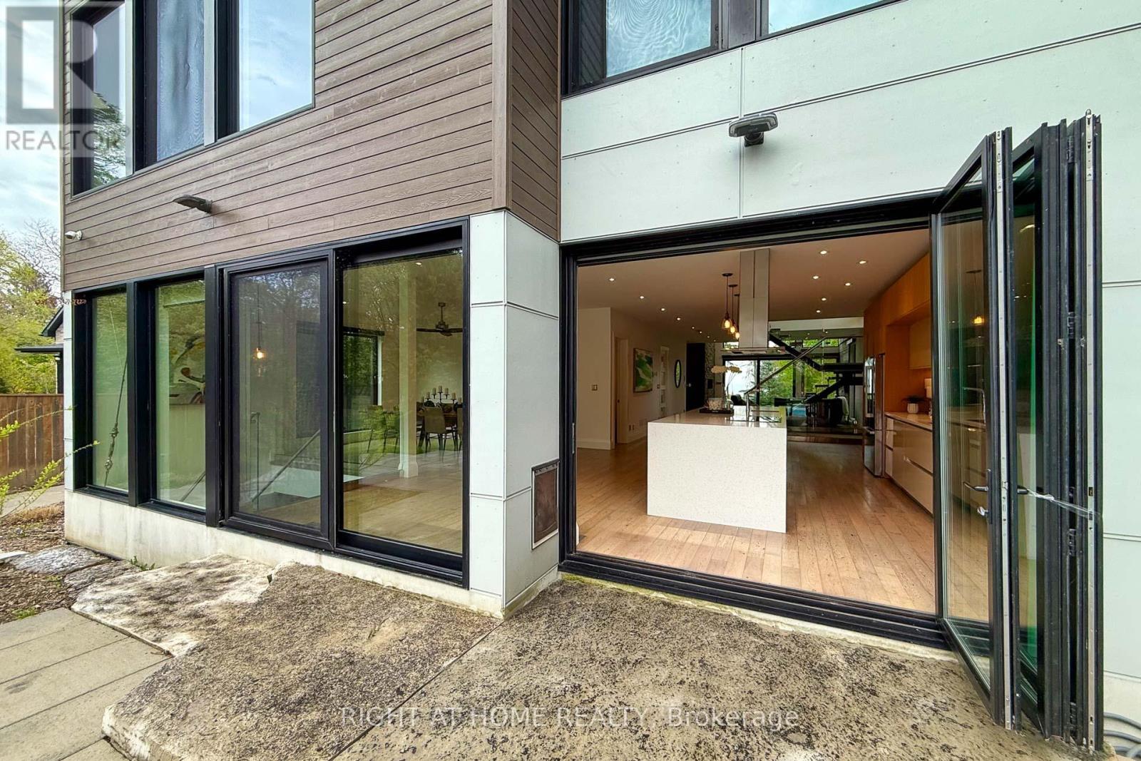 1207 Stirling Drive, Oakville, Ontario  L6L 1E5 - Photo 45 - W12183715