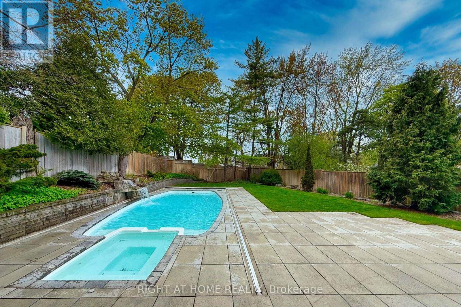 1207 Stirling Drive, Oakville, Ontario  L6L 1E5 - Photo 46 - W12183715