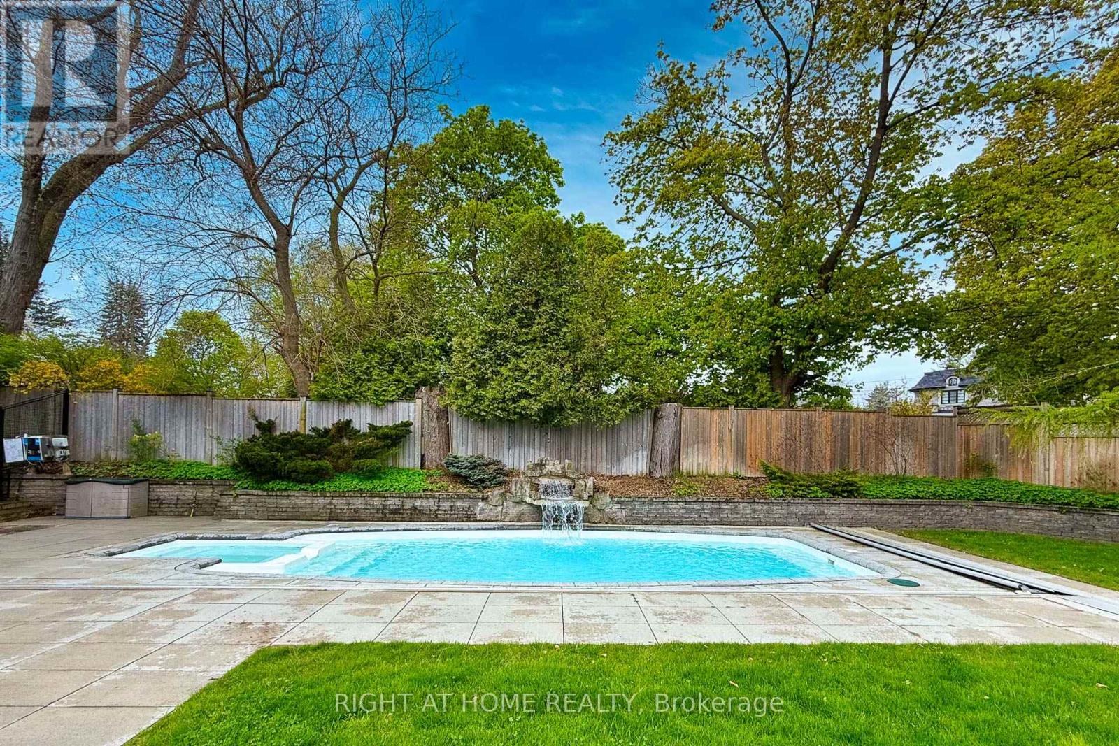 1207 Stirling Drive, Oakville, Ontario  L6L 1E5 - Photo 47 - W12183715