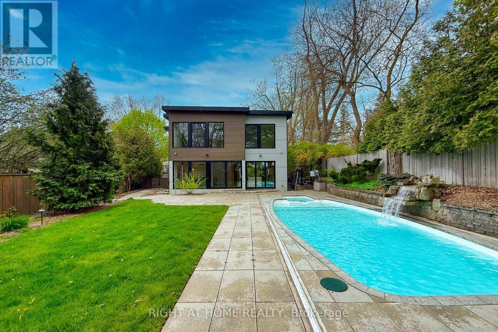 1207 Stirling Drive, Oakville, Ontario  L6L 1E5 - Photo 49 - W12183715