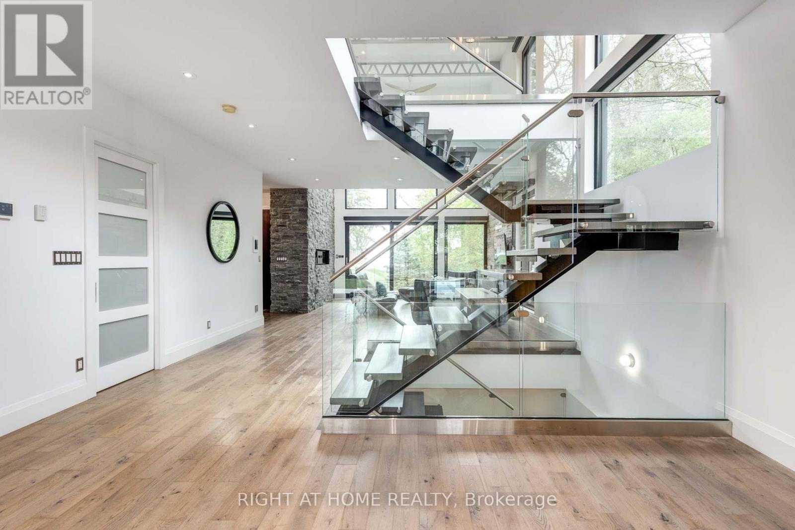 1207 Stirling Drive, Oakville, Ontario  L6L 1E5 - Photo 7 - W12183715