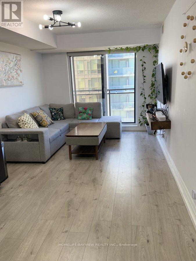 905 - 1 De Boers Drive, Toronto, Ontario  M3J 0G6 - Photo 7 - W12183724