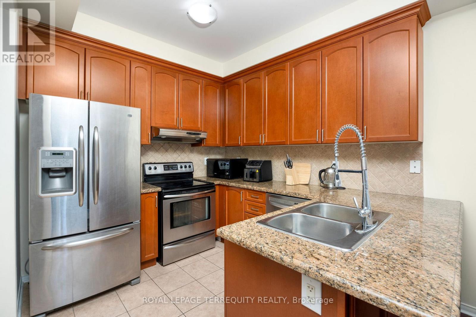 5182 Angel Stone Drive, Mississauga, Ontario  L5M 0L4 - Photo 8 - W12159613