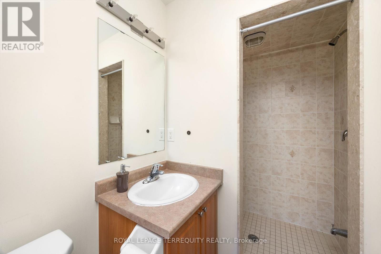 5182 Angel Stone Drive, Mississauga, Ontario  L5M 0L4 - Photo 25 - W12159613