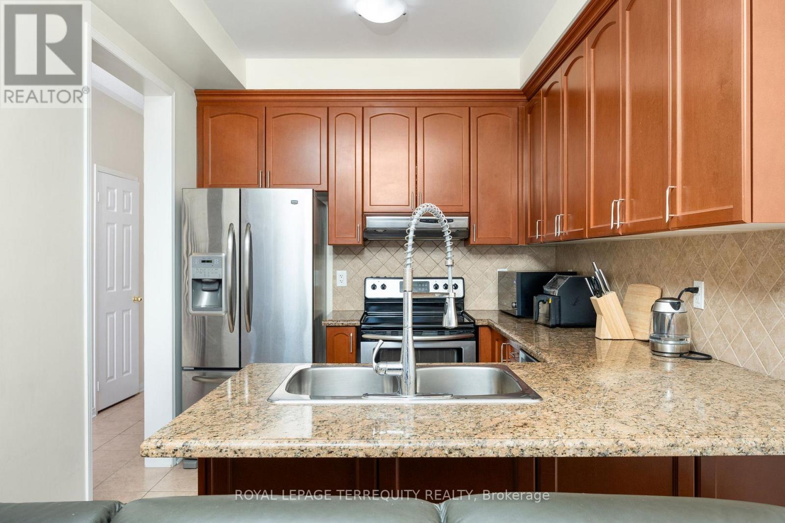 5182 Angel Stone Drive, Mississauga, Ontario  L5M 0L4 - Photo 9 - W12159613