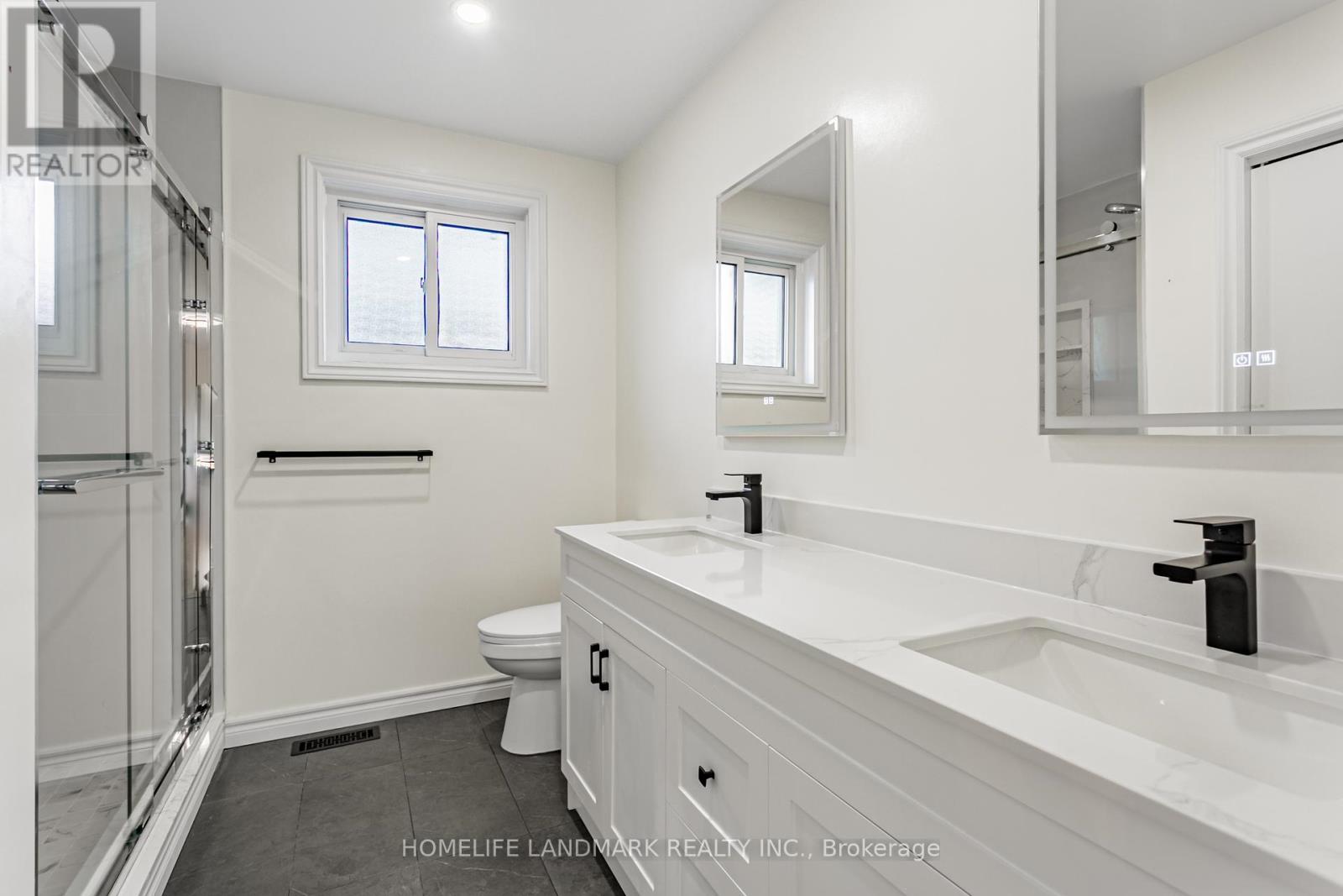 95 Poplar Heights Drive, Toronto, Ontario  M9A 4Z3 - Photo 20 - W12183490