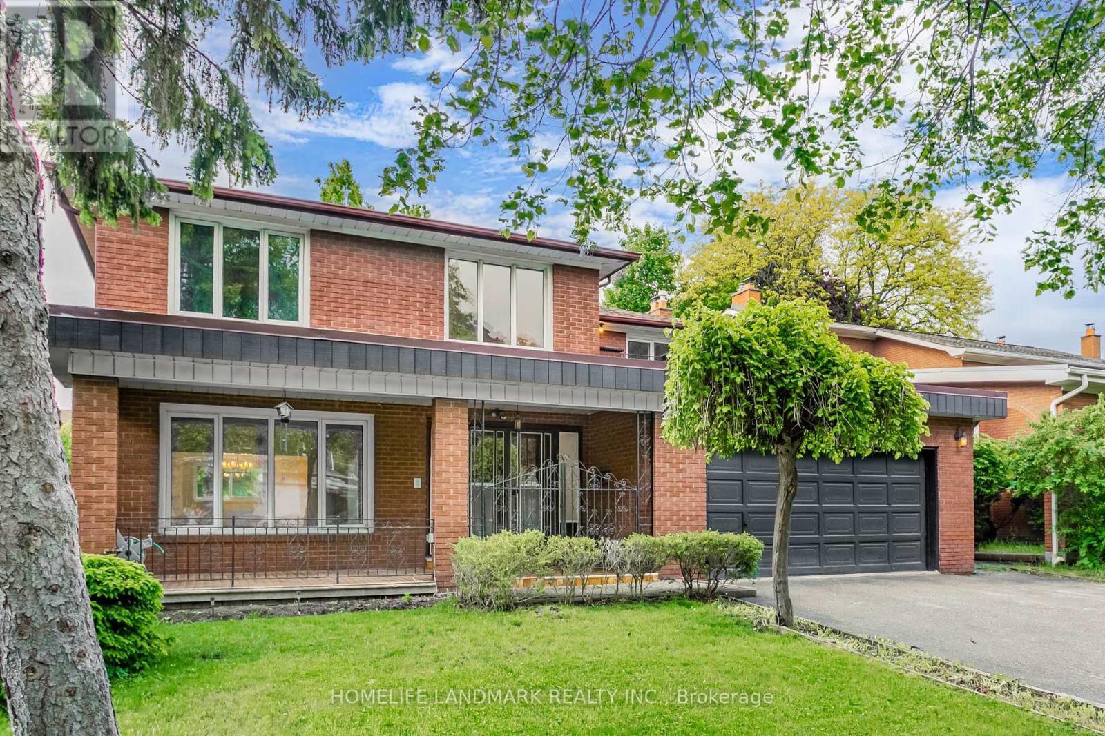 95 Poplar Heights Drive, Toronto, Ontario  M9A 4Z3 - Photo 3 - W12183490