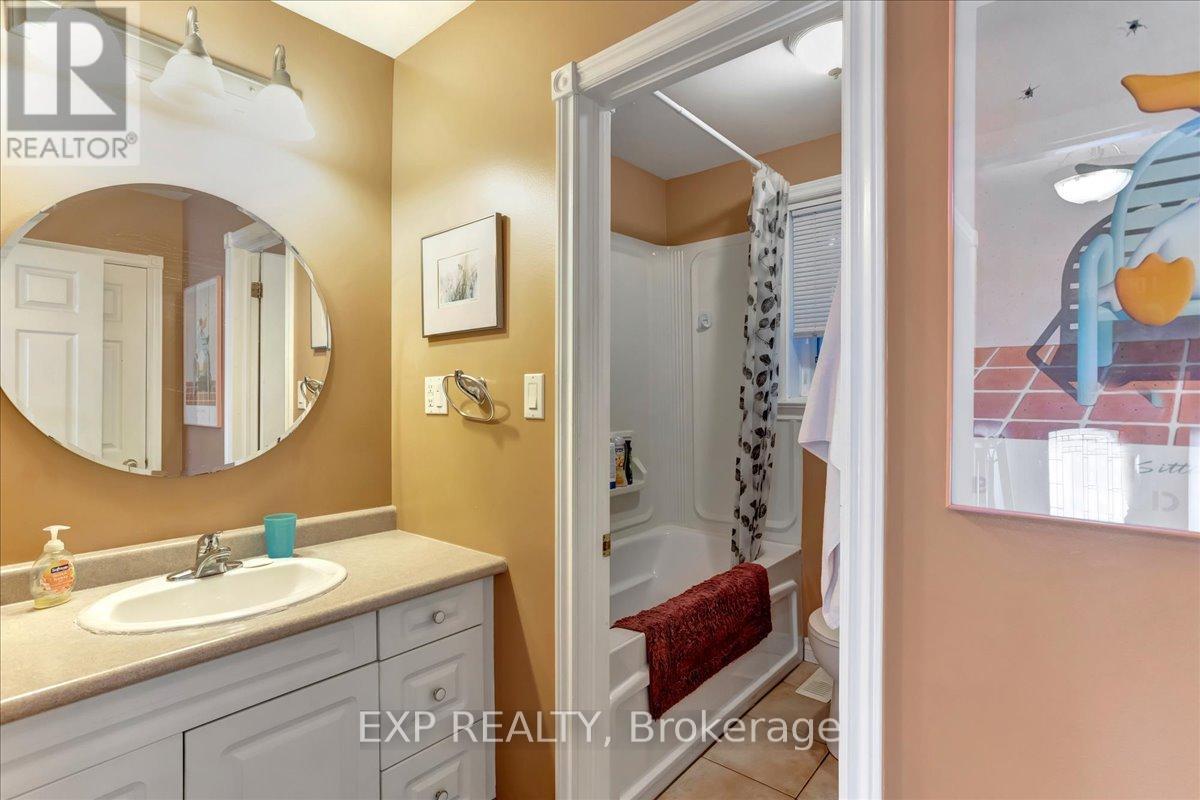 79 Elma Street S, Blue Mountains, Ontario  N0H 2P0 - Photo 17 - X12183661