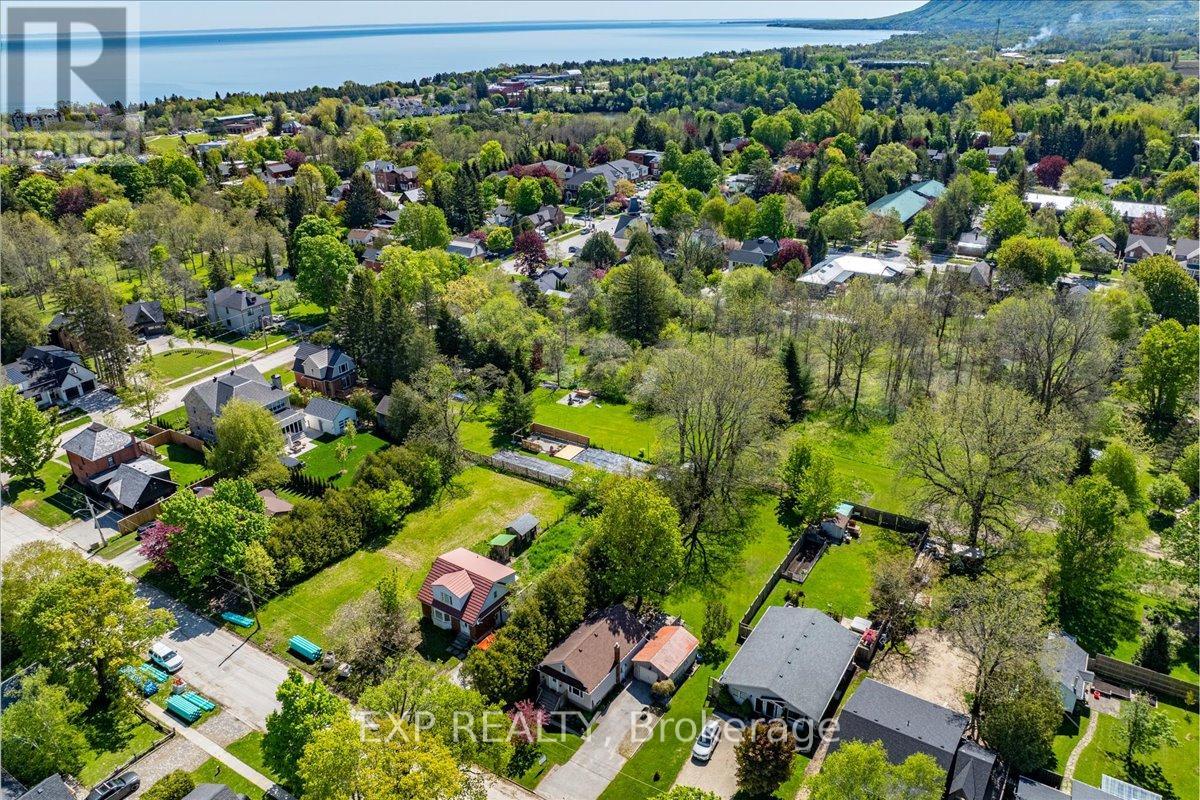 79 Elma Street S, Blue Mountains, Ontario  N0H 2P0 - Photo 2 - X12183661
